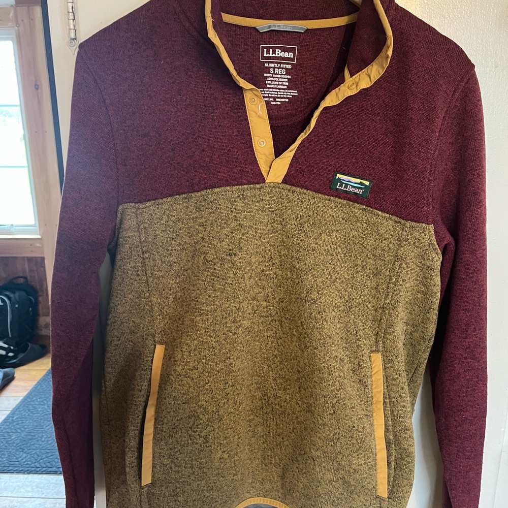 L.L. Bean Men's Burgundy and Tan Sweater